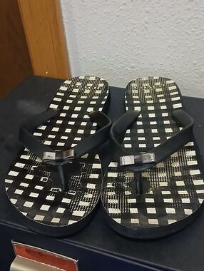 Coach Amel Gingham Flip Flops Black/White Bow - Est. Size 7